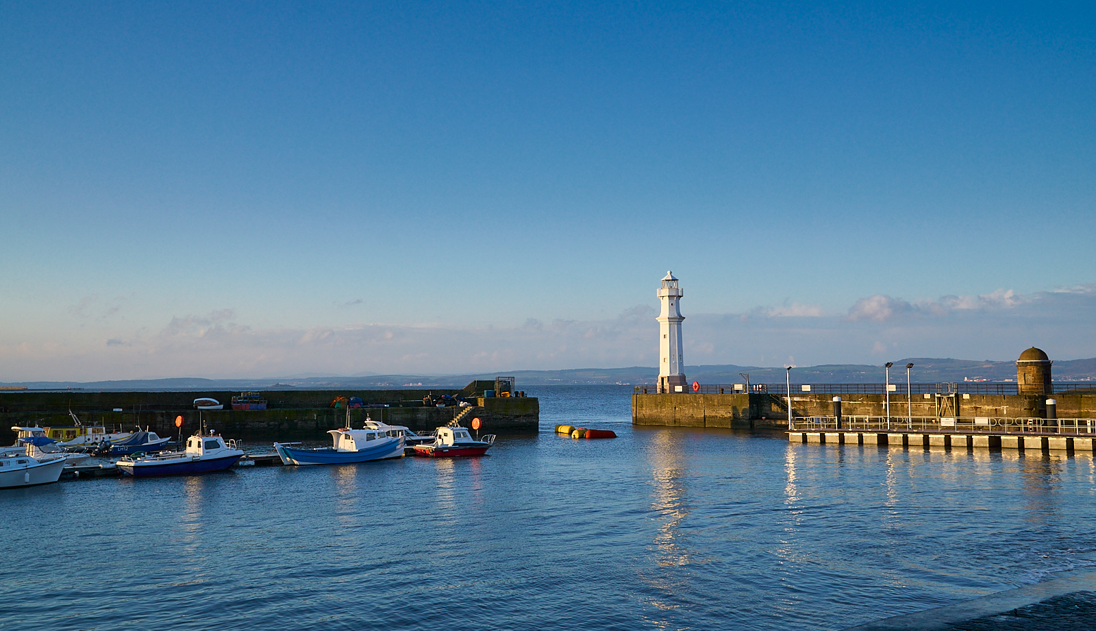  Newhaven Lighthouse 