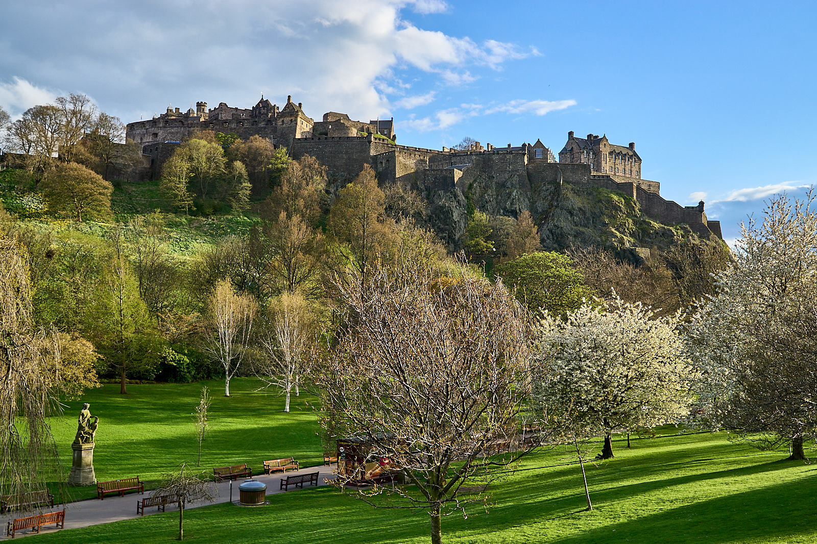  Princes Street Gardens with view of Edinburgh Castlle 