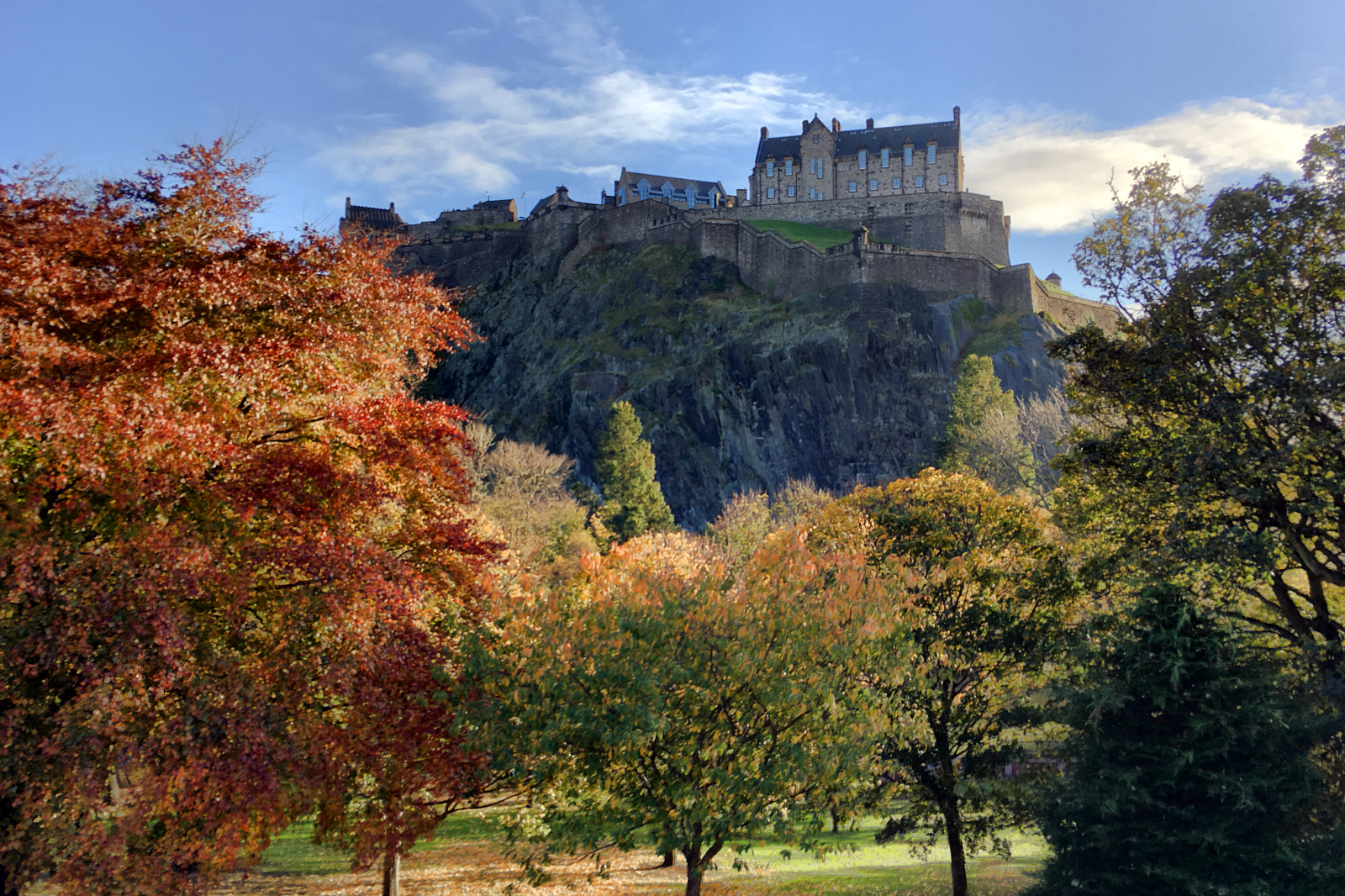  Edinburgh Castle from Princes Street 