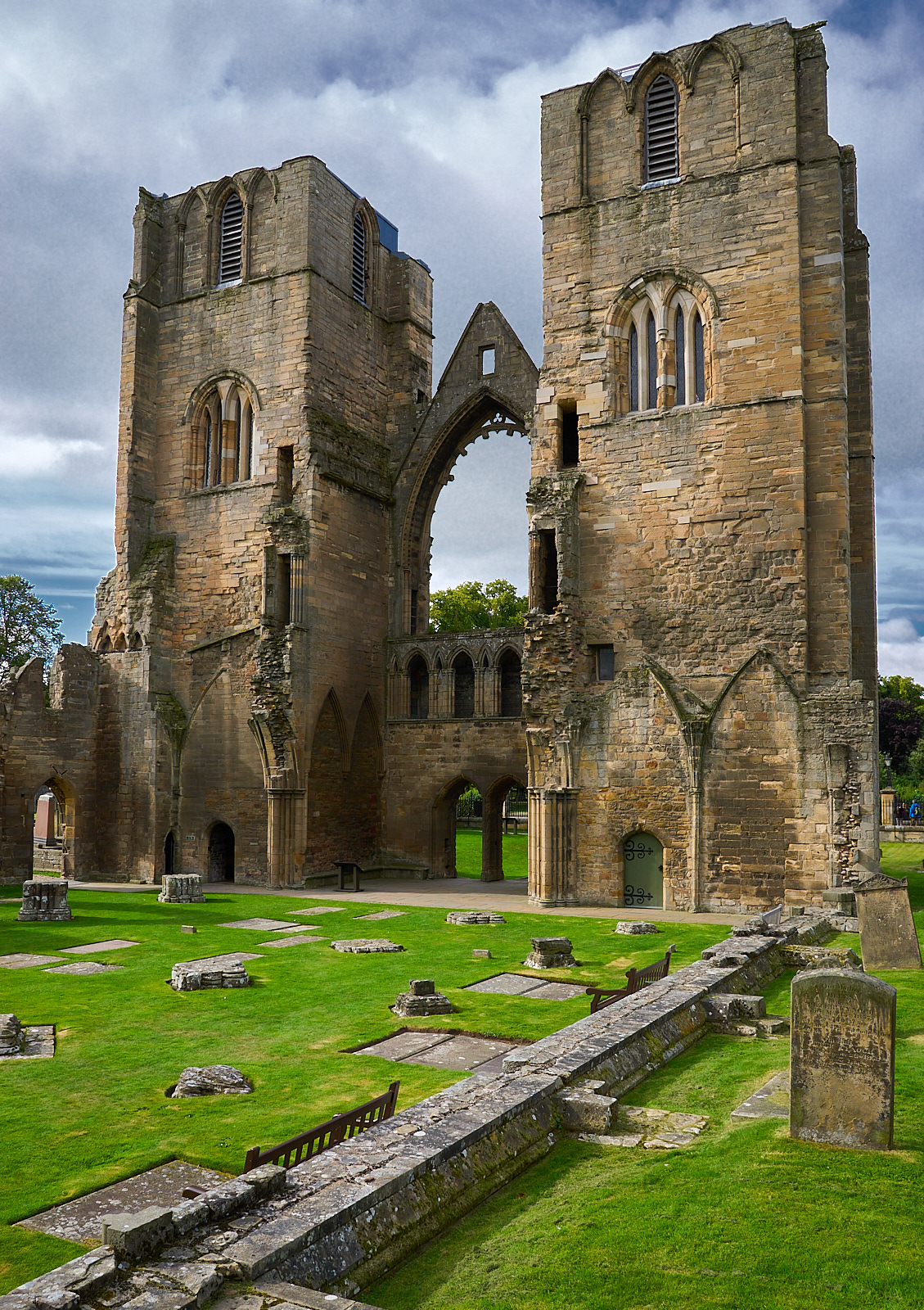  Elgin Cathedral 