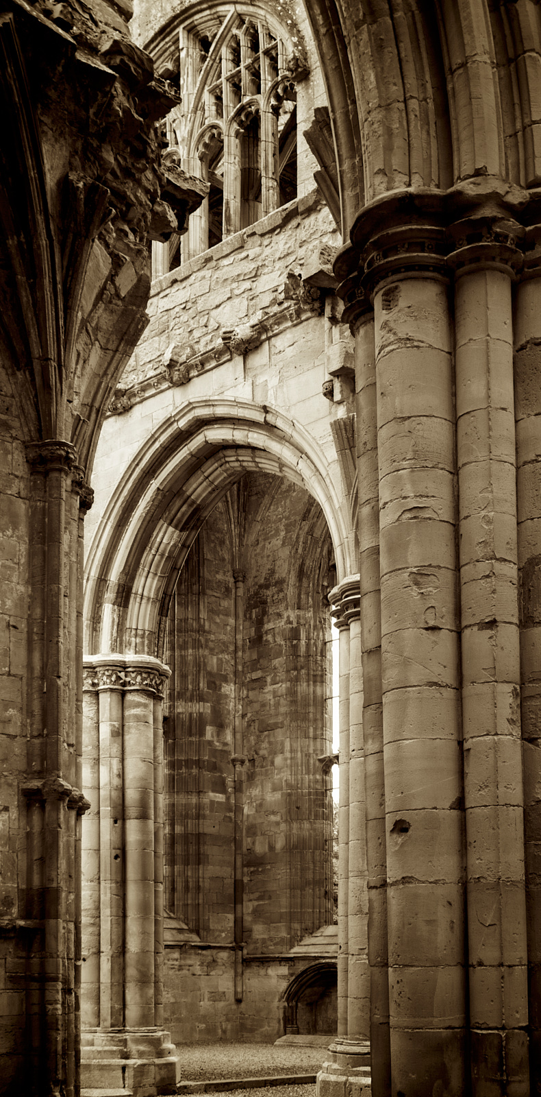  Melrose Abbey 