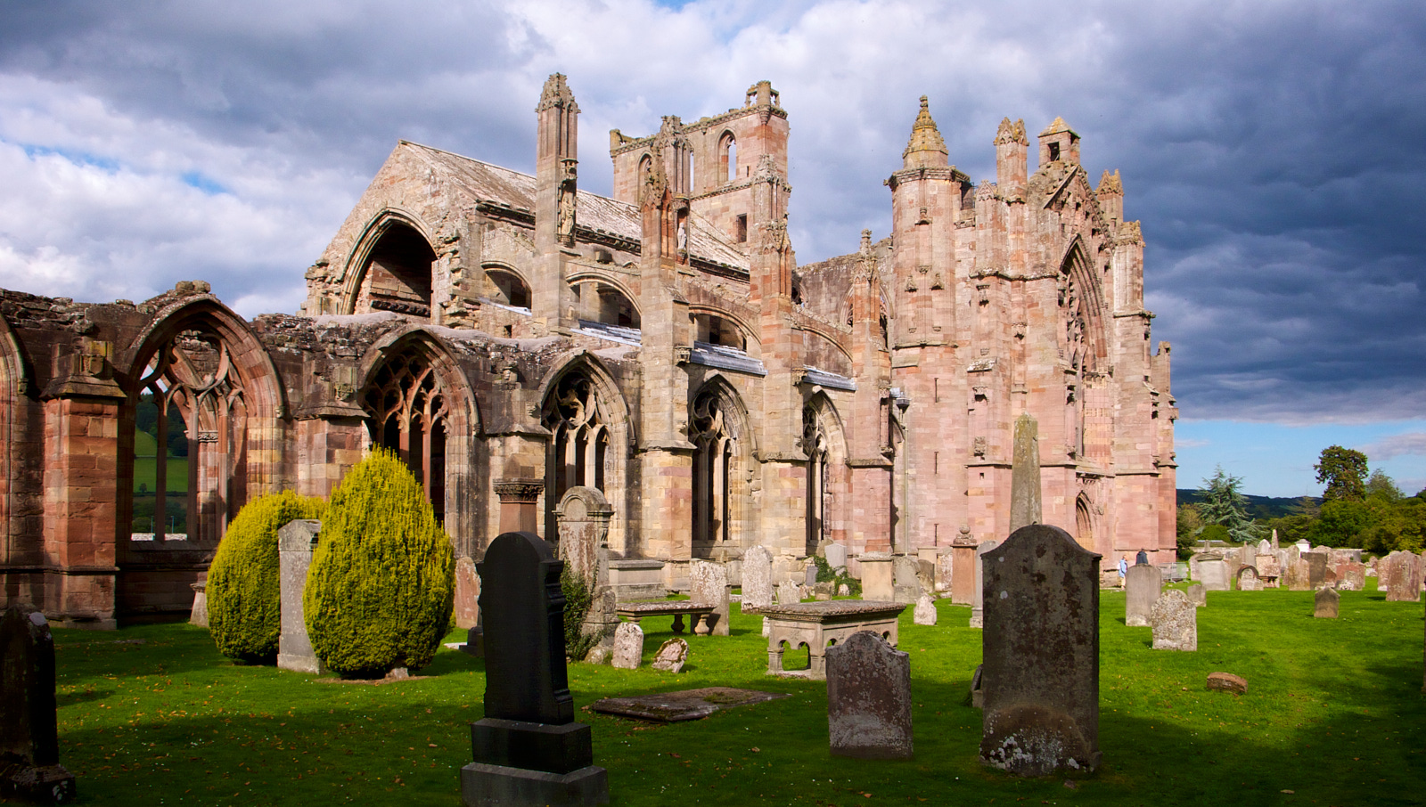  Melrose Abbey 