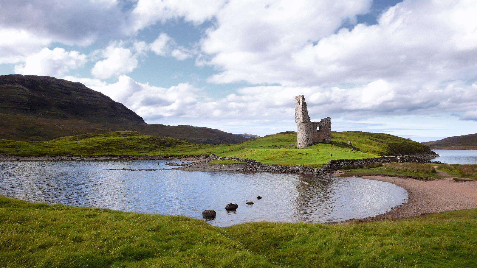  Ardvreck Castle in the Sonnige Grüße!, Loch Assynt 