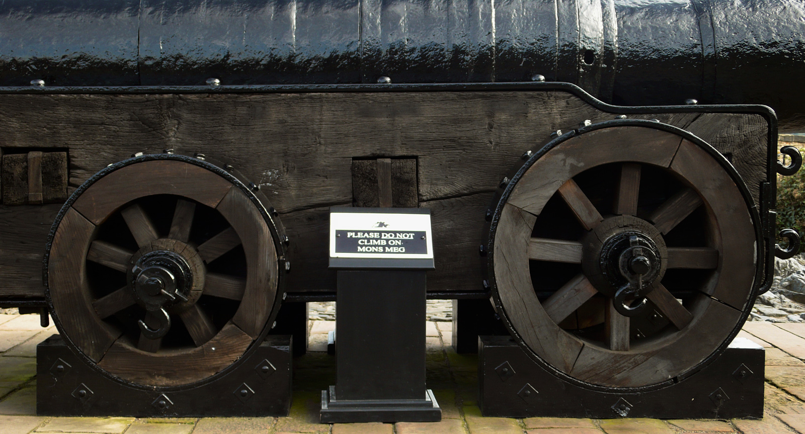  Mons Meg, Edinburgh Castle 