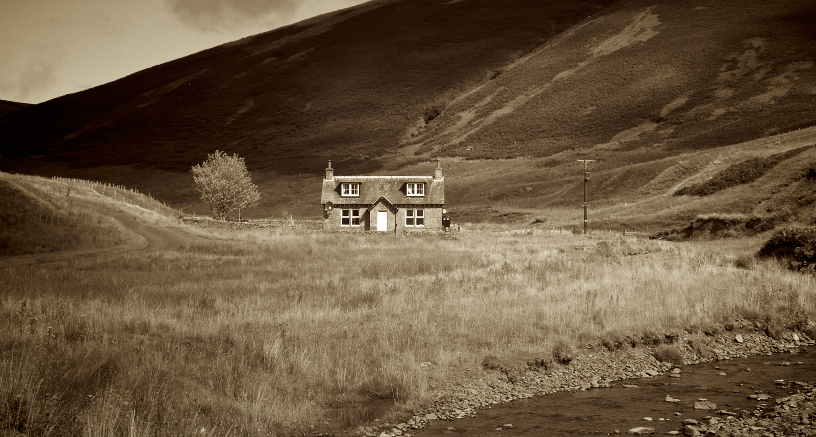 Cottage on the way to Hermitage Castle 