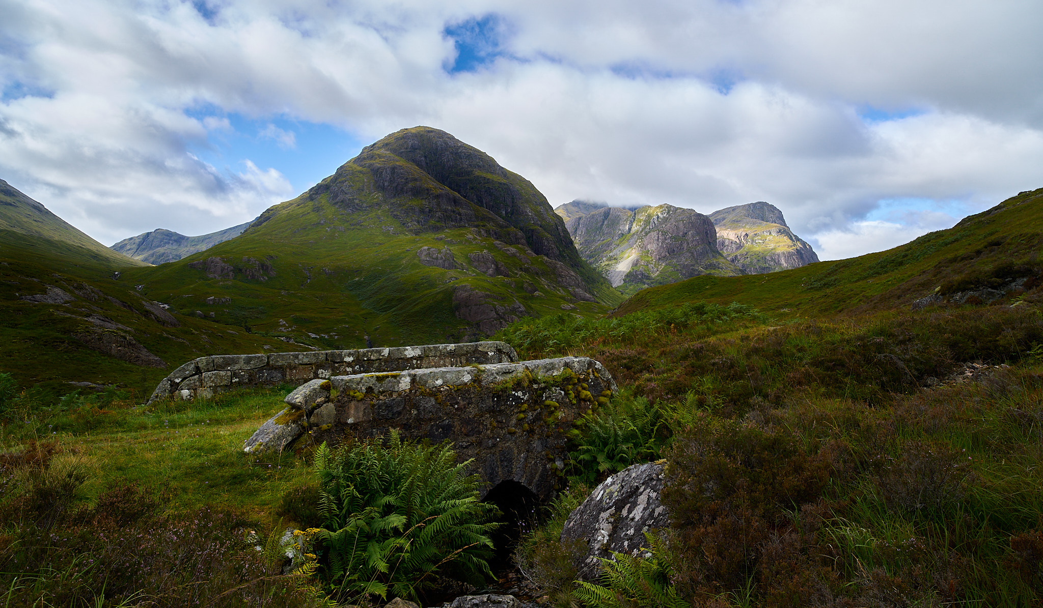  Glencoe, The Three Sisters, Bidge of old military road 