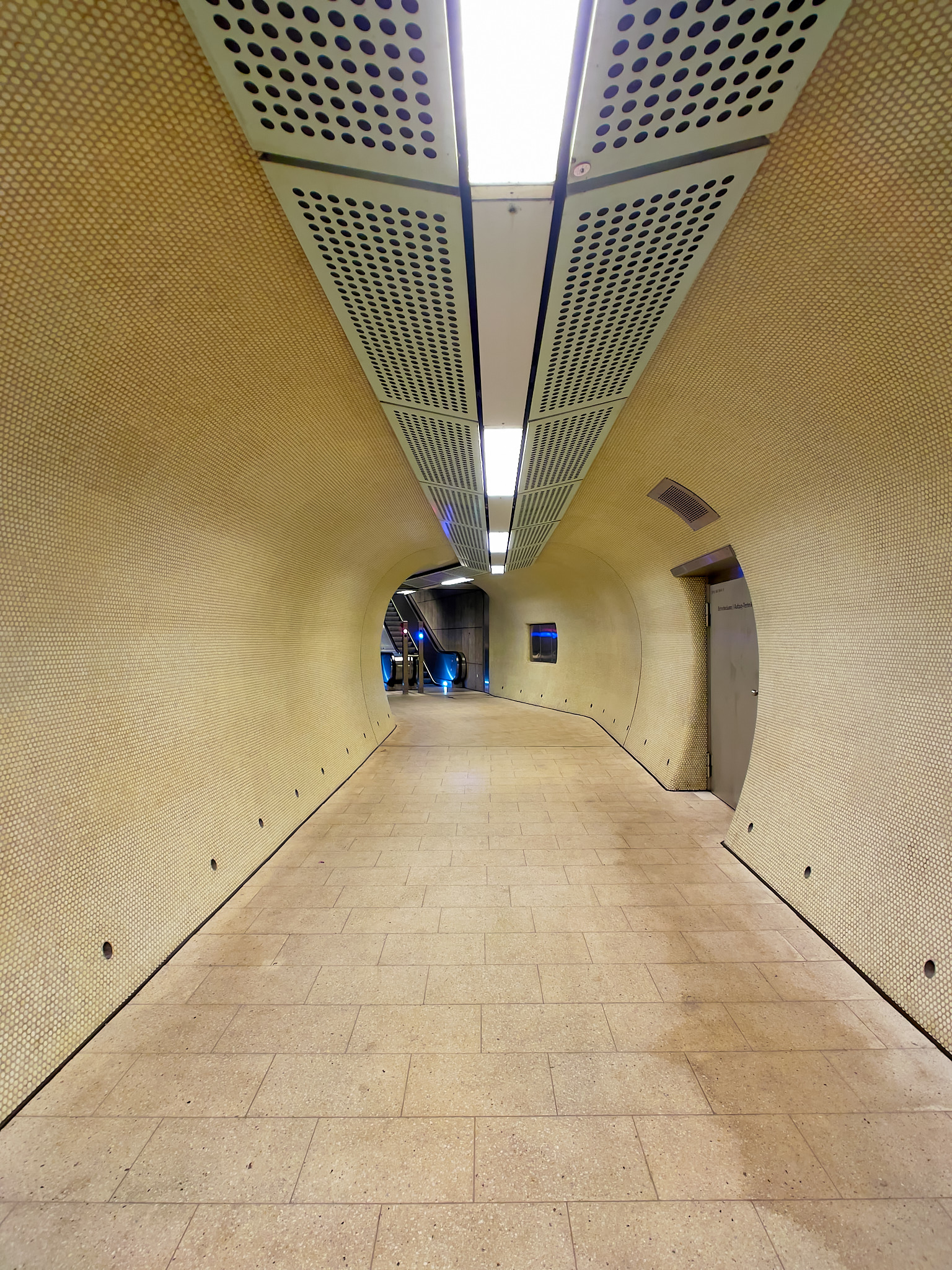  Subway Schlossplatz 
